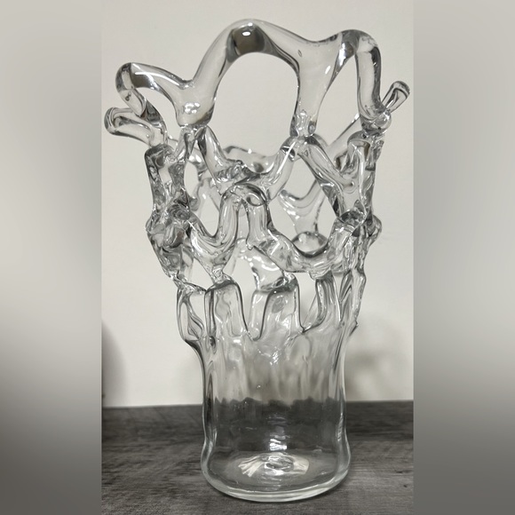 Open latticework clear glass vase.  7.5” tall.  6” wide at the top. - Picture 1 of 4